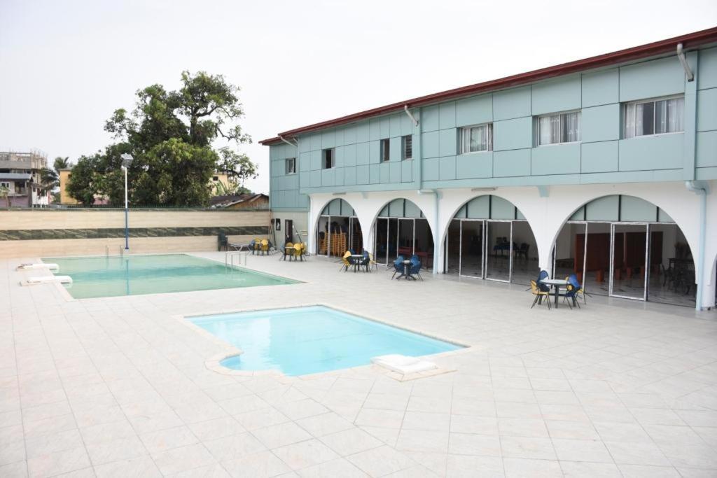 Hotel Royal Palace Douala Exterior photo