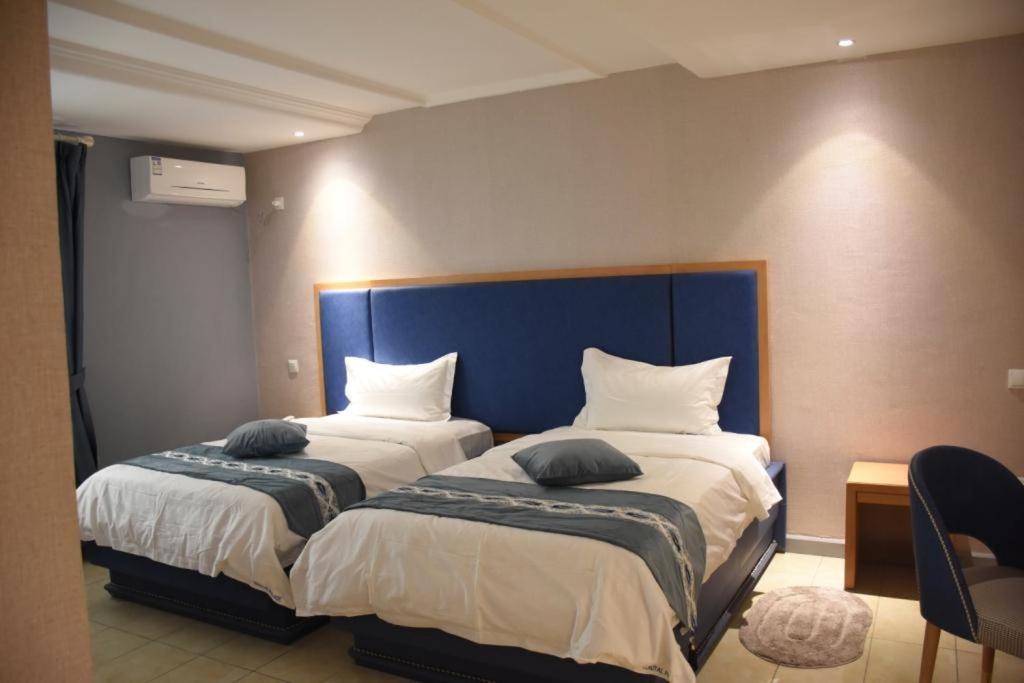 Hotel Royal Palace Douala Exterior photo